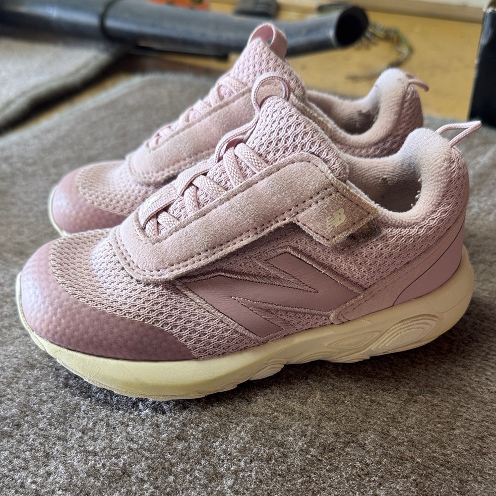 New Balance TODDLER Light Pink Sneakers 8.5W